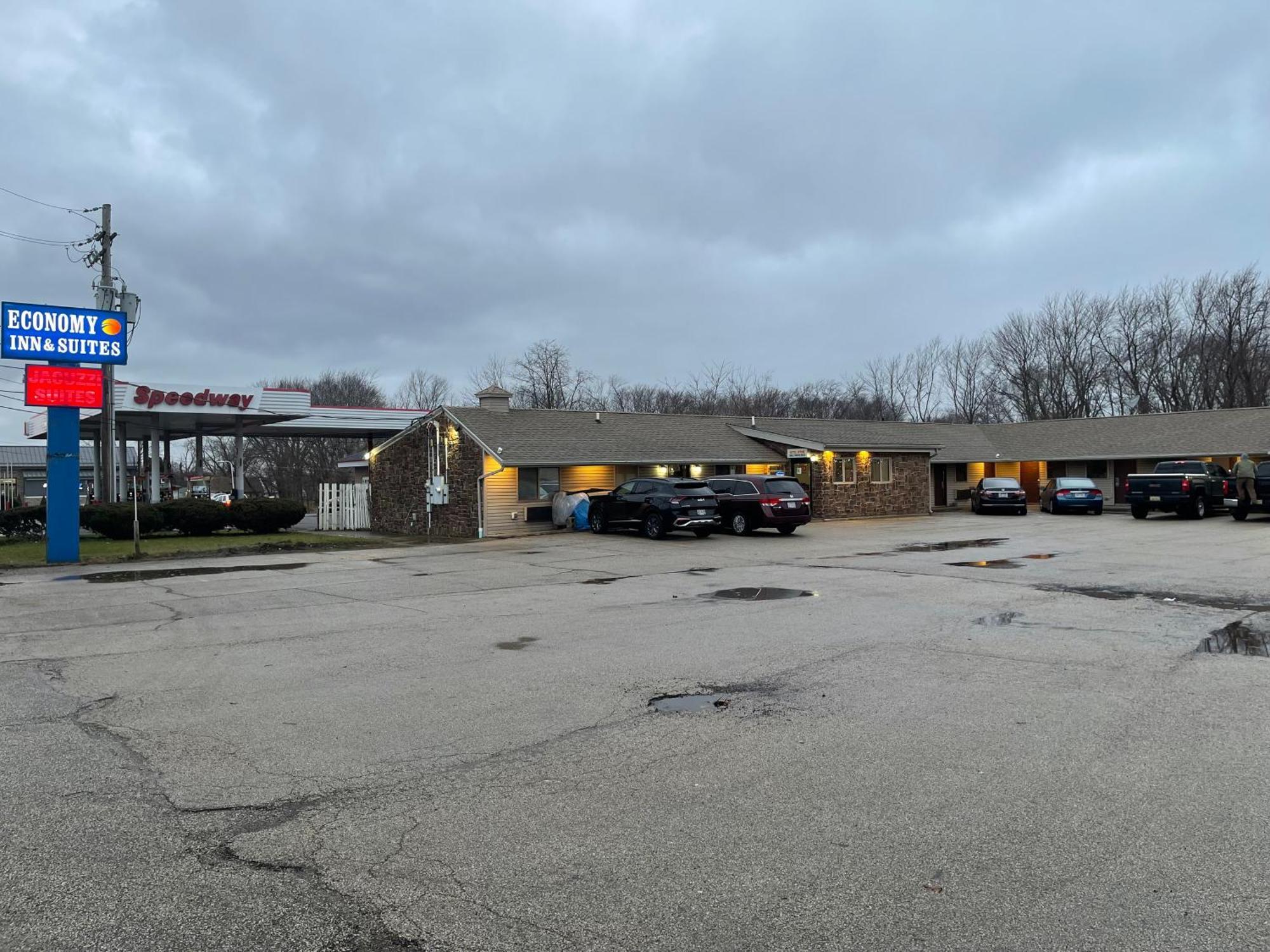 Economy Inn&Suites Ashtabula Extérieur photo