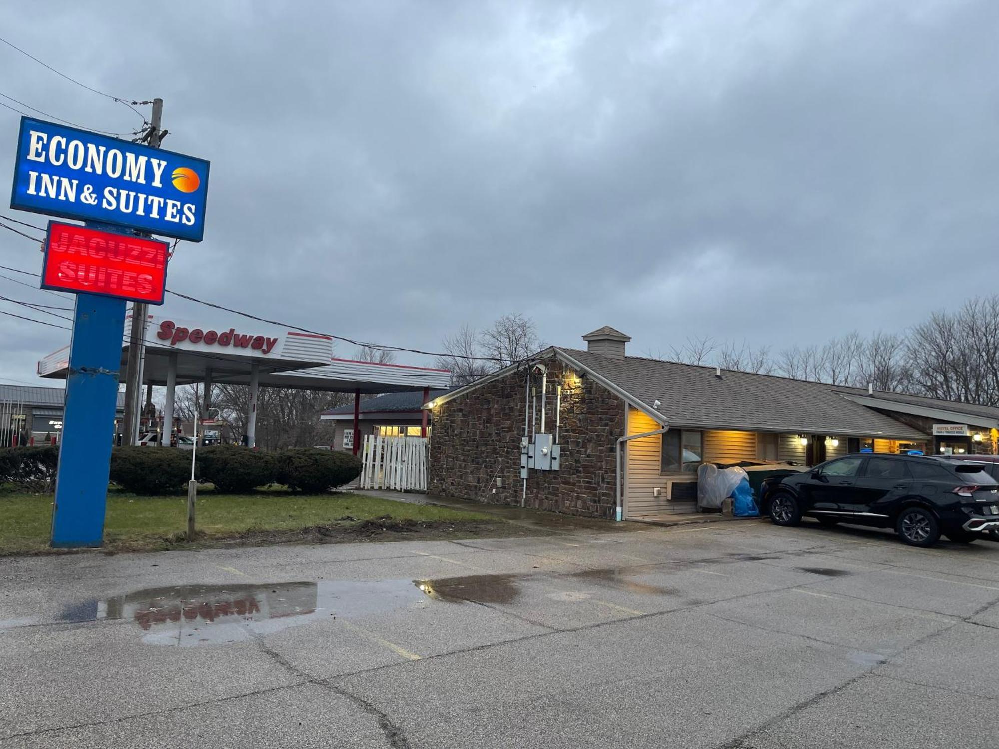 Economy Inn&Suites Ashtabula Extérieur photo