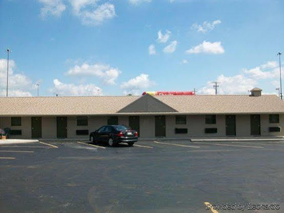Economy Inn&Suites Ashtabula Extérieur photo